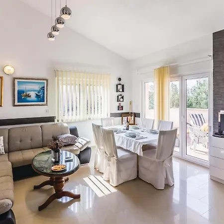 Stunning In With House Sea View * Fažana